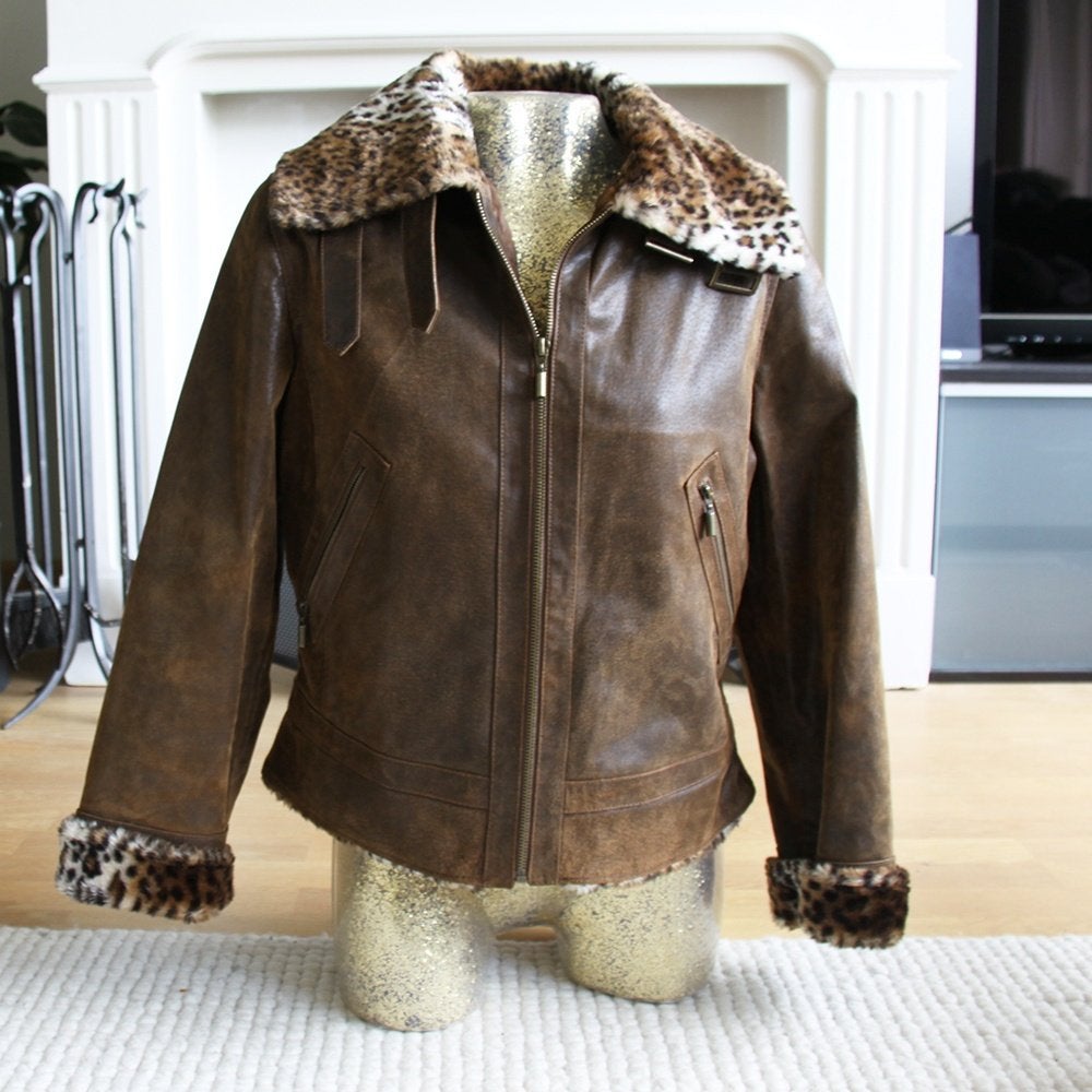 Prachtige Bruin Leren Jas (Maat 40) € 65,-, Kleding | Dames, Maat 38/40 (M), Bruin, Ophalen of Verzenden, Onbekend