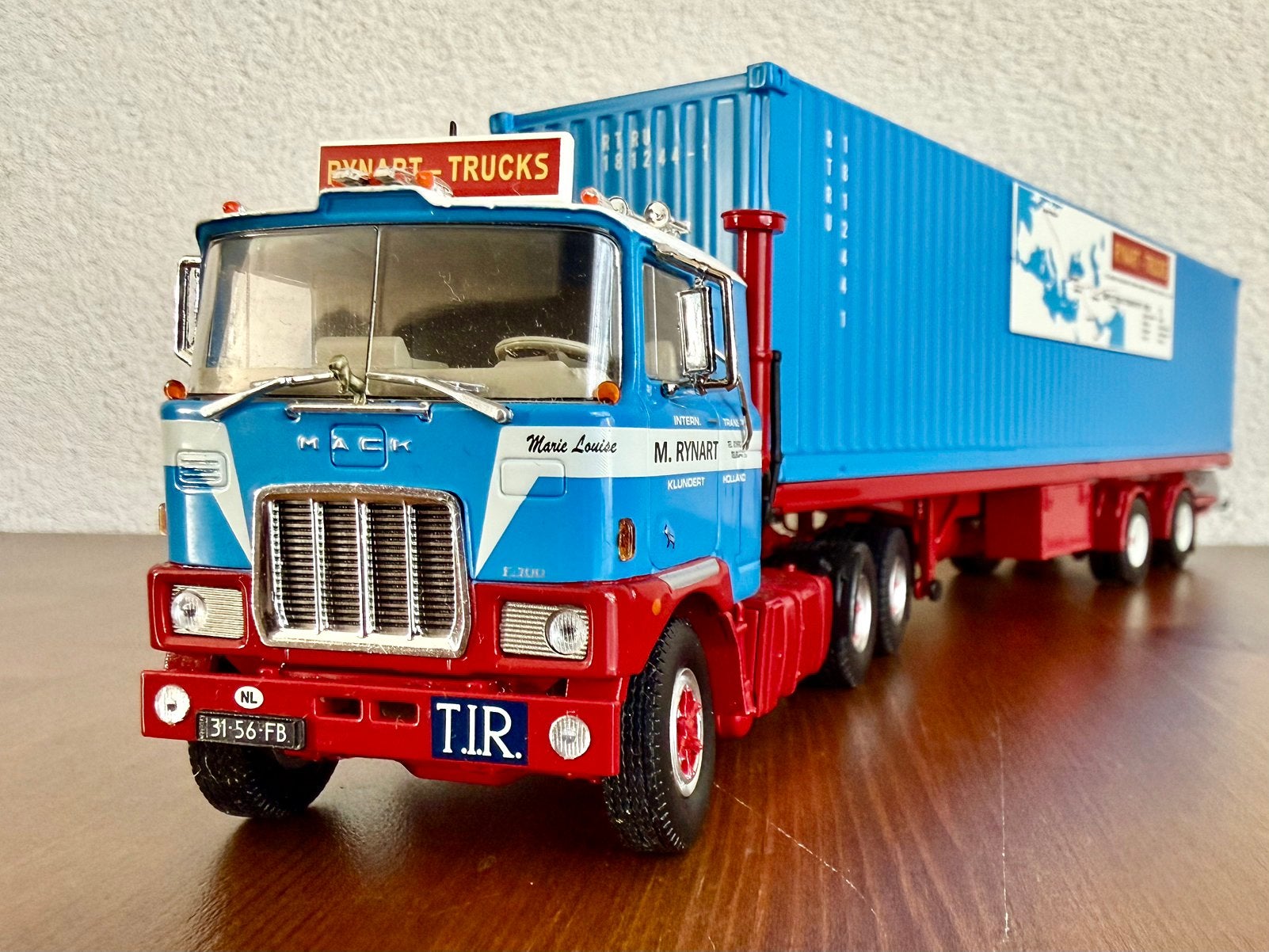 Tekno Rynart Trucks,Mack F700 ,certificaat nr:056/ 275 stuks, Hobby en Vrije tijd, Modelauto's | 1:50, Ophalen of Verzenden, Zo goed als nieuw