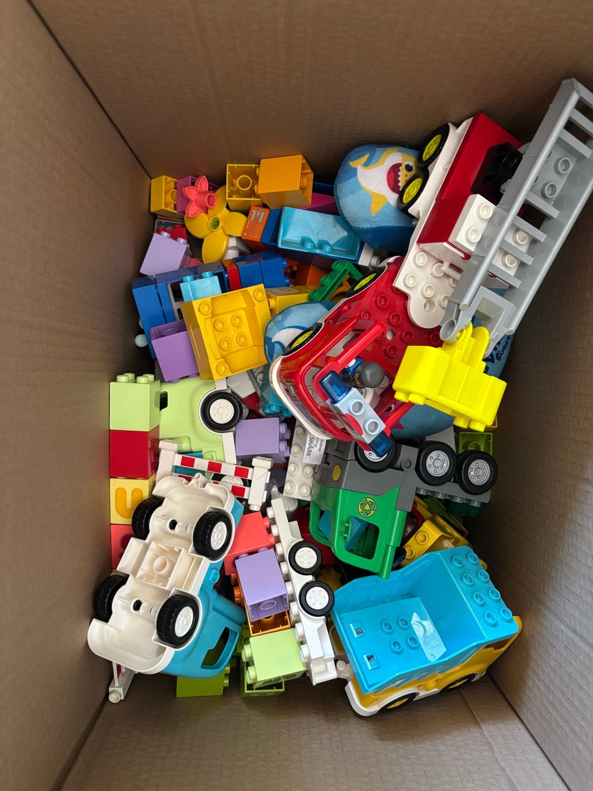 Grote doos vol LEGO Duplo blokken en voertuigen, Kinderen en Baby's, Speelgoed | Duplo en Lego, Ophalen, Gebruikt, Duplo, Losse stenen