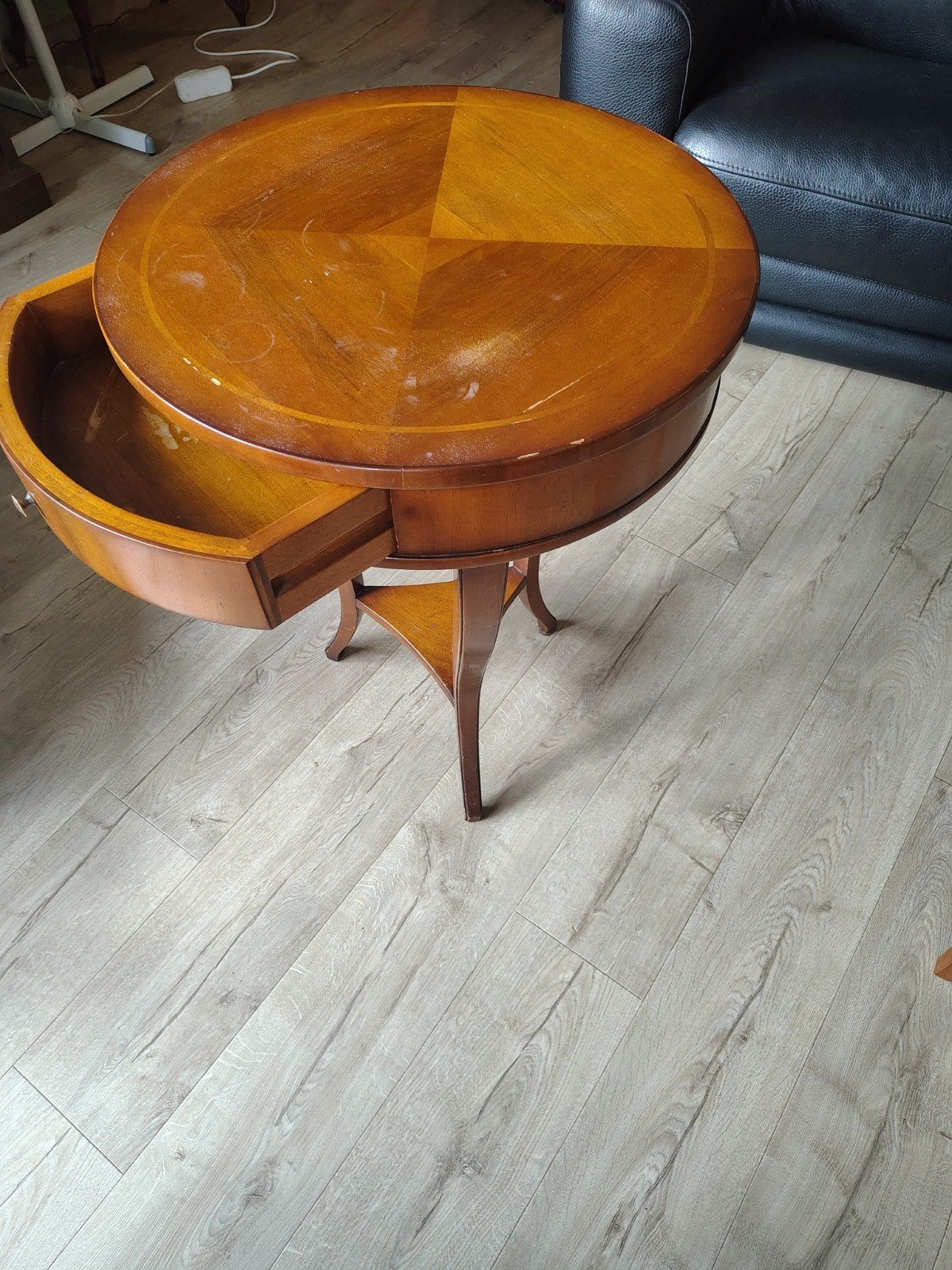 Klassieke Biedermeier bijzettafel van kersenhout, Ophalen, Minder dan 55 cm, Gebruikt, Rond