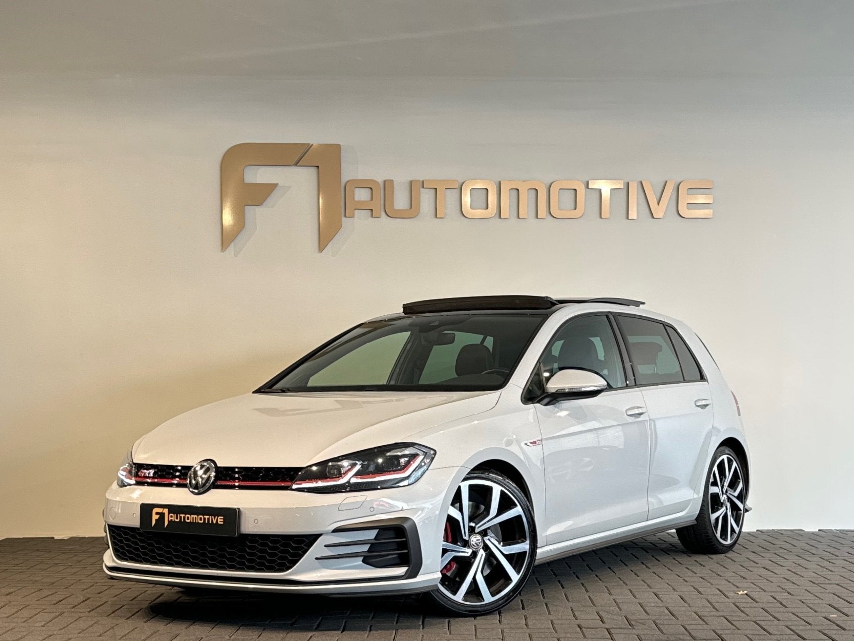 Volkswagen GOLF 2.0 TSI GTI Performance Pano|Keyles|Dyna|DCC, Gebruikt, 4 cilinders, 1984 cc, 1337 kg
