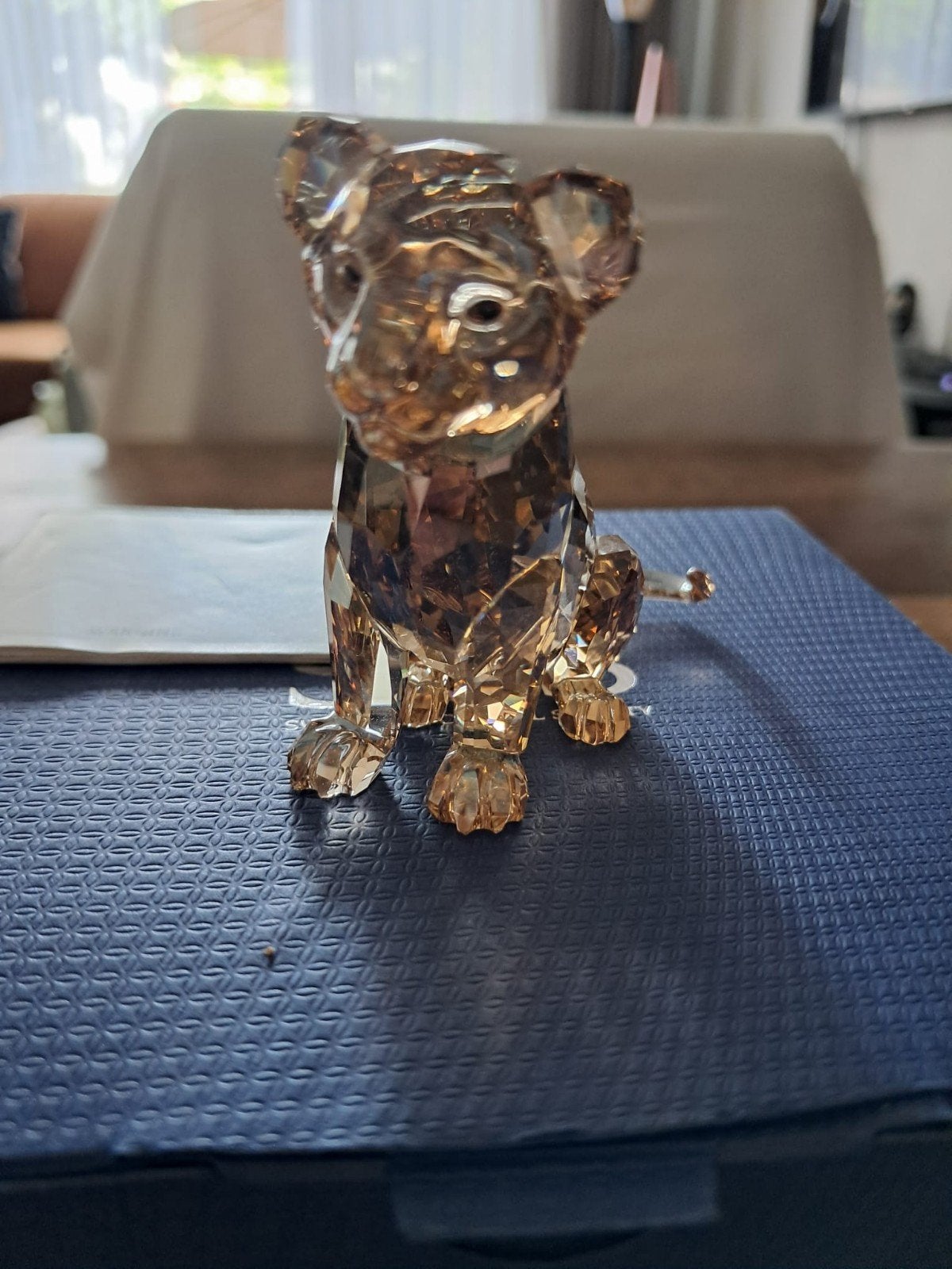 Swarovski Leeuwenjong Kristal met Doos en Certificaat, Verzamelen, Swarovski, Ophalen of Verzenden, Zo goed als nieuw, Figuurtje