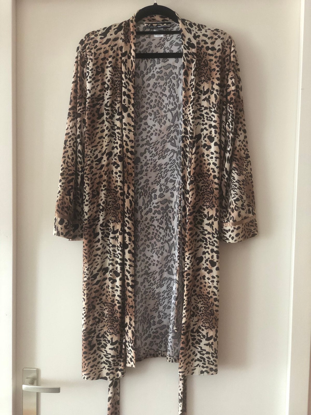 Nieuwe Duster/Kimono met Tijgerprint - Merk Linea Donatella, Kleding | Dames, Ophalen of Verzenden, Bruin, Badjas
