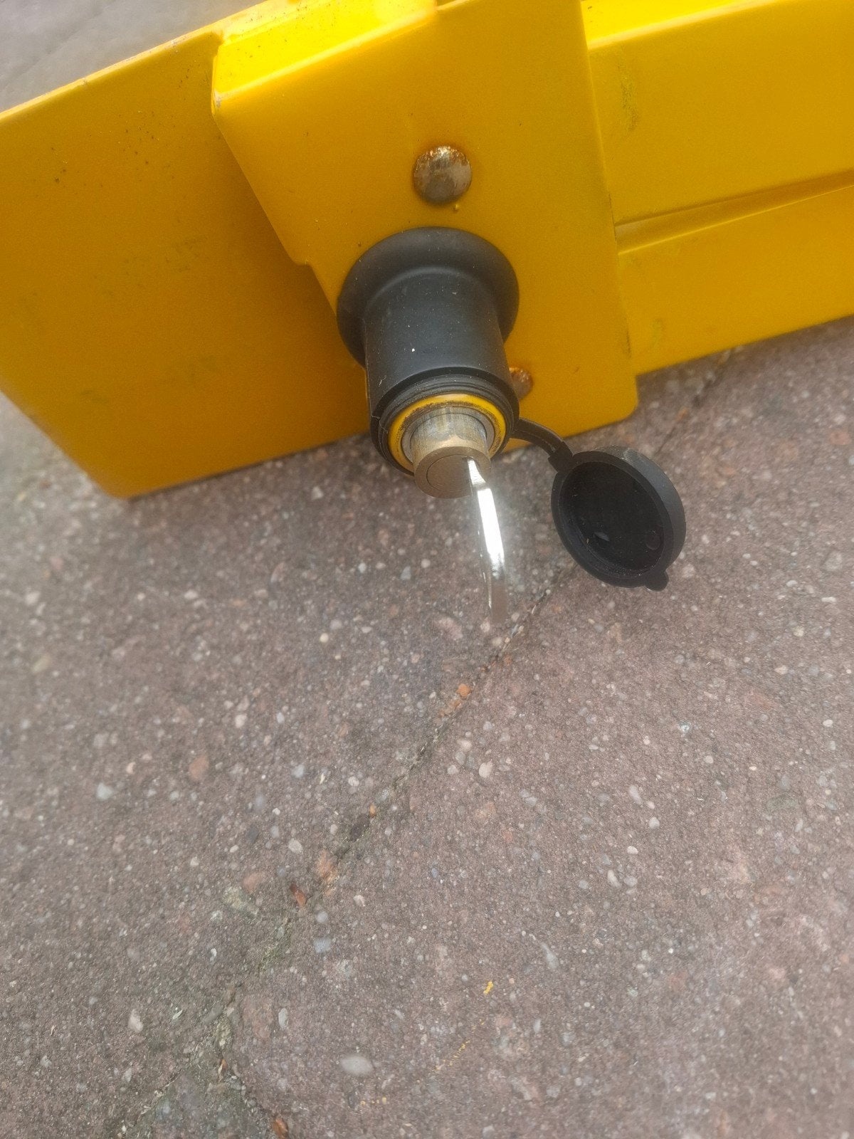 Wielslot met sleutel, Ophalen, Gebruikt