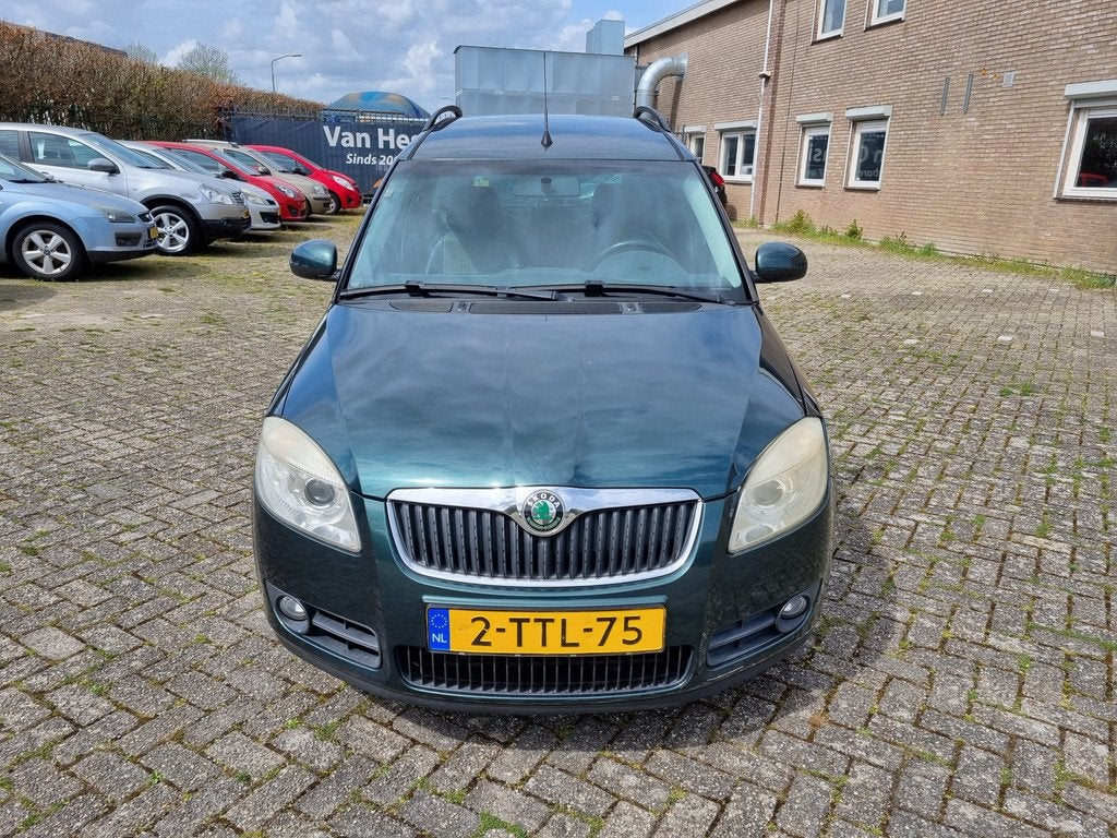 Skoda Roomster 1.6-16V AUTOMAAT ✅TREKHAAK (bj 2007), Auto's, Skoda, Gebruikt, 4 cilinders, Roomster, Bedrijf
