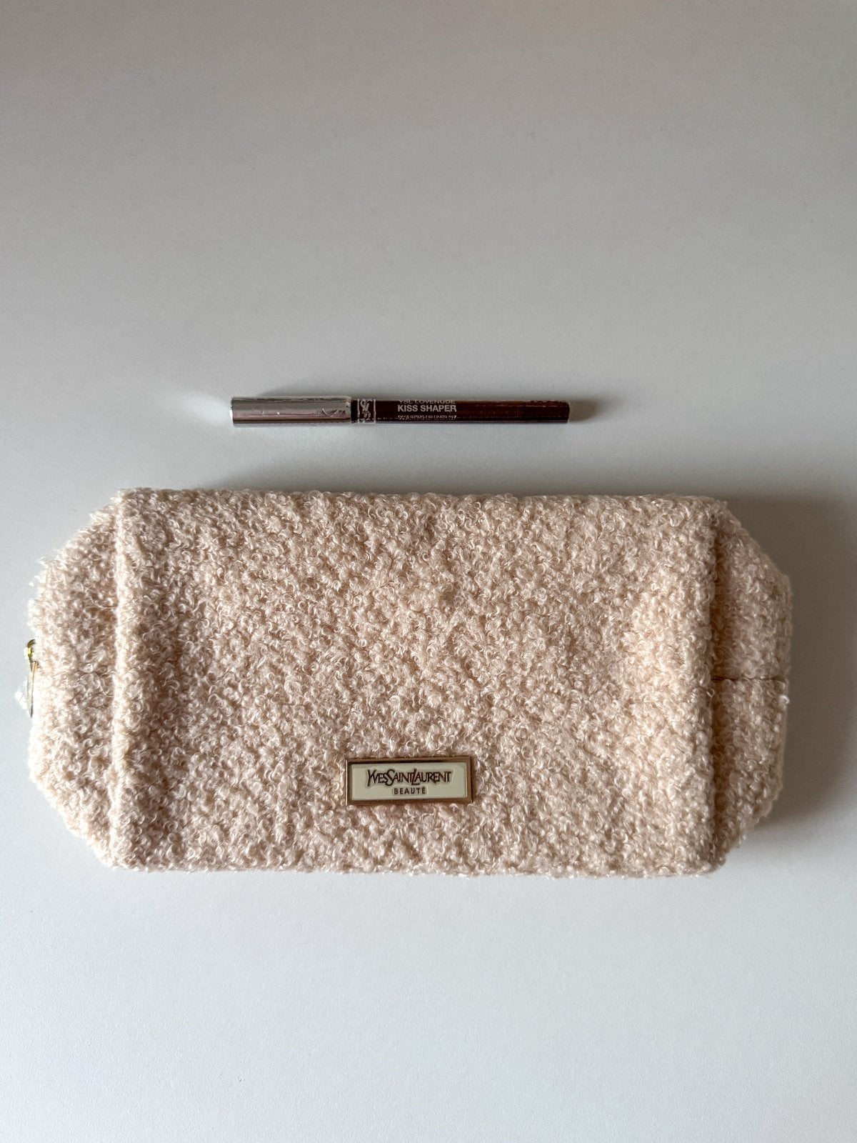 Yves Saint Laurent Pouch and Lip Liner, Sieraden, Tassen en Uiterlijk, Toilettassen, Ophalen of Verzenden, Nieuw, Rood, Dame