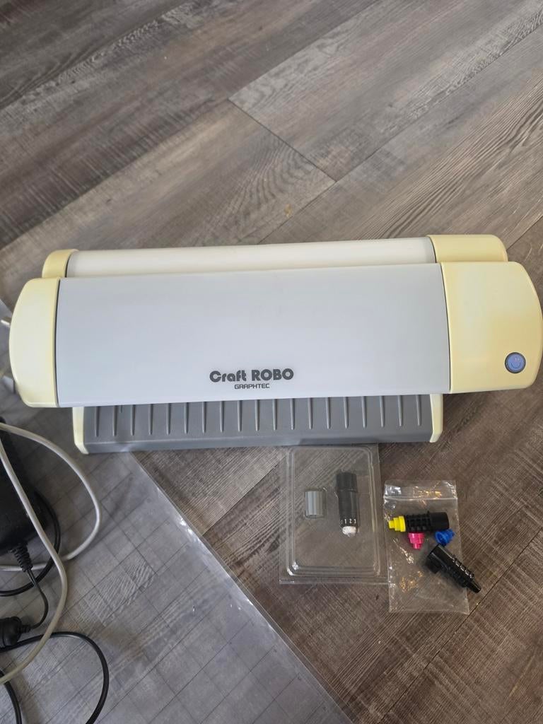 Craft Robo Graphtec CC200-20 snijplotter A4, Hobby en Vrije tijd, Knutselen, Ophalen
