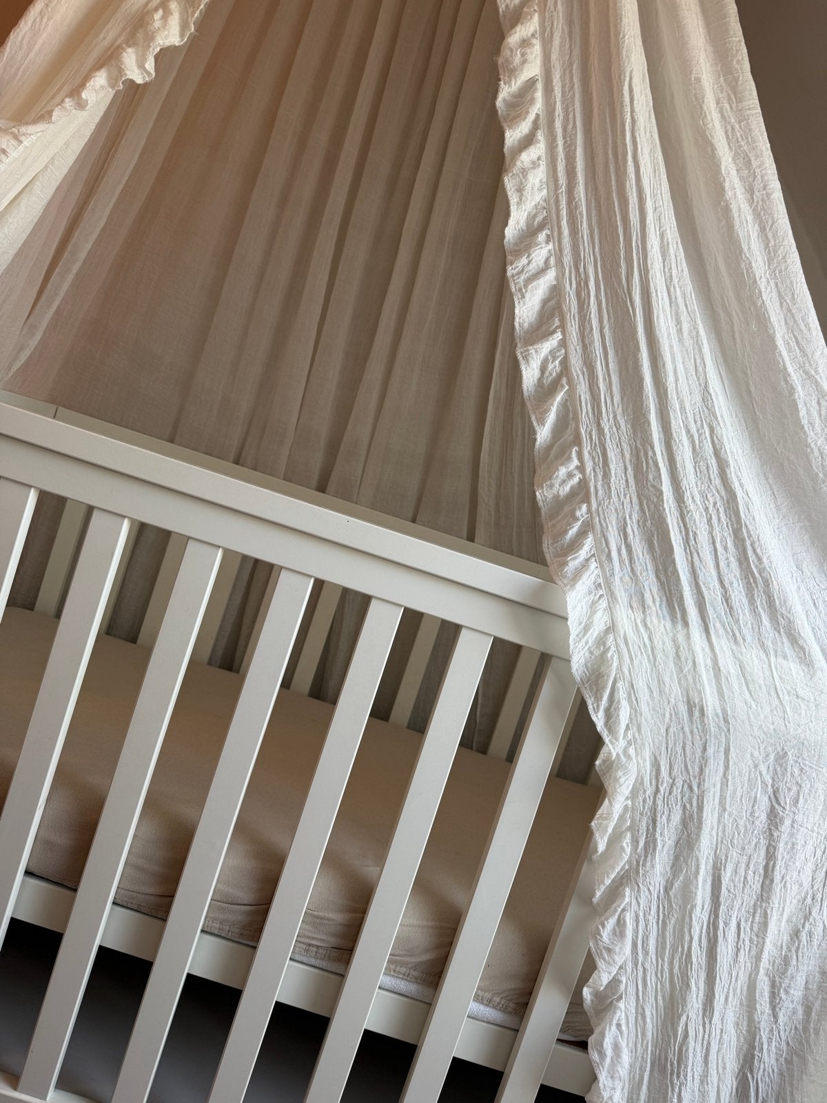 Kidsmill Ledikant met klamboe en lades Vanavondof morgen WEG, Kinderen en Baby's, Babywiegjes en Ledikanten, Ophalen, Gebruikt