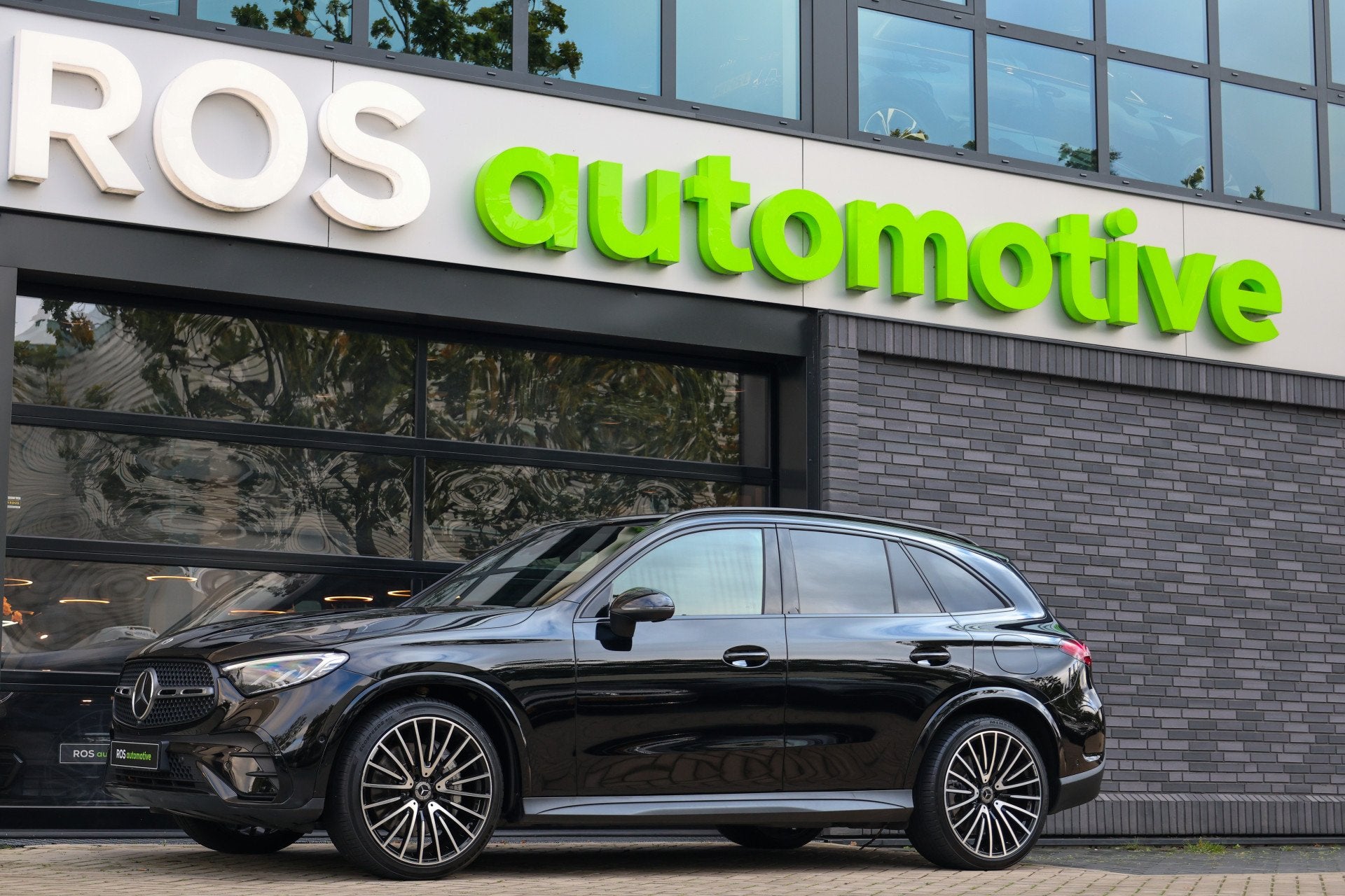 Mercedes-Benz GLC 300e 4MATIC AMG Line | MEMORY | ELEK TREKH, Auto's, Automaat, Gebruikt, Zwart, Plug-in hybride