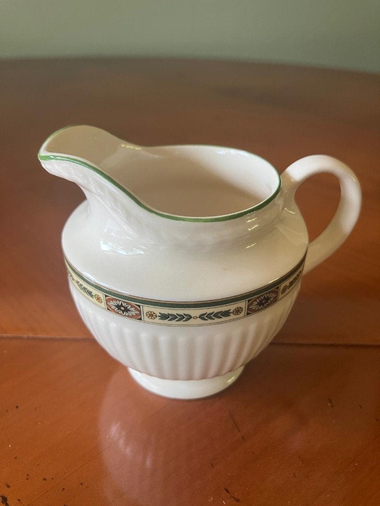 Wedgwood Edme Carlton roomkannetje, Huis en Inrichting, Overige typen, Ophalen of Verzenden, Zo goed als nieuw, Overige stijlen