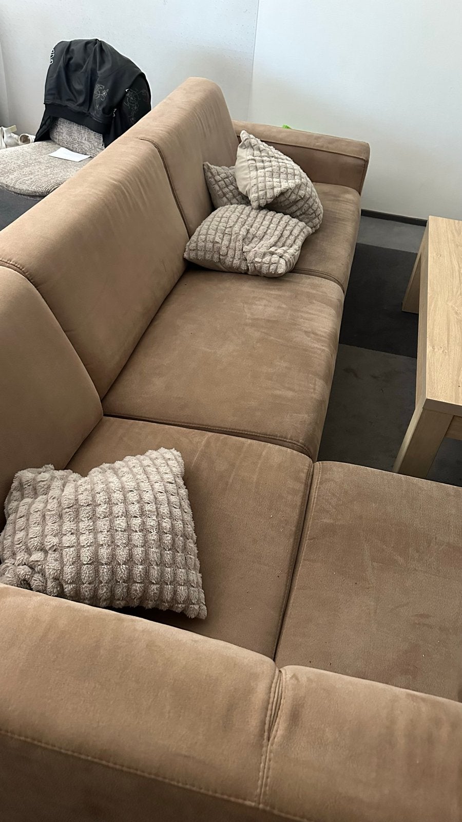 GRATIS AF TE HALEN Beige hoekbank, houten tafel en tv-meubel, Ophalen, Gebruikt, 100 tot 125 cm, Hoekbank