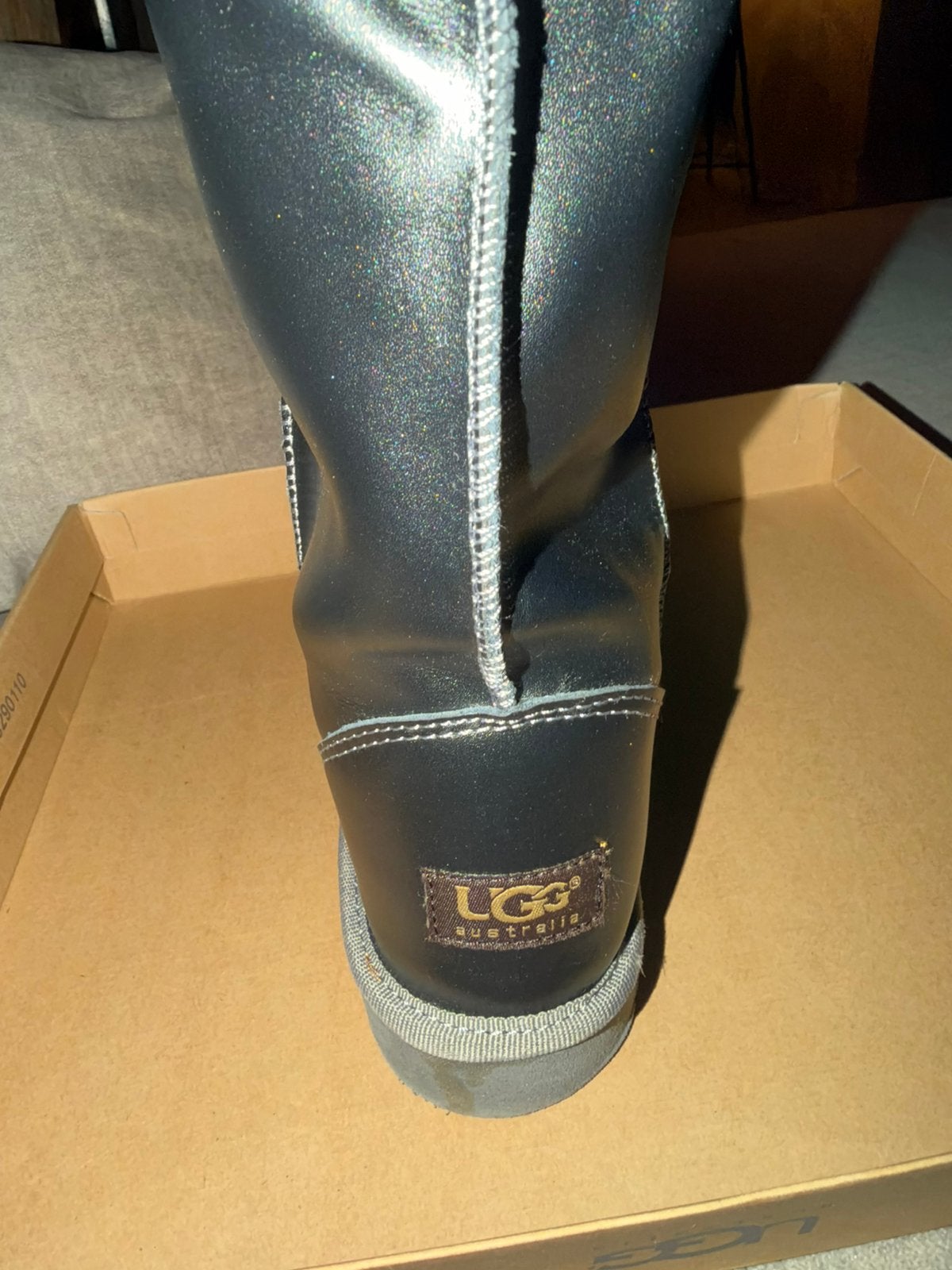 Ugg origineel maat 38 €60,-, Kleding | Dames, Ophalen of Verzenden, Zo goed als nieuw, Bruin, Pantoffels of Sloffen
