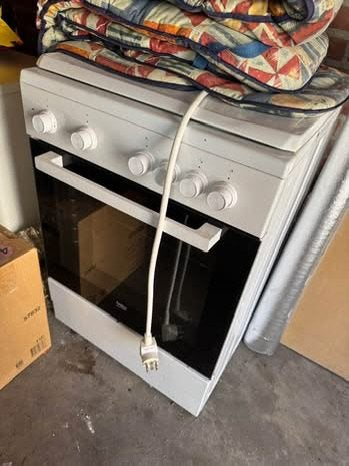 Elektrisch fornuis met oven, Witgoed en Apparatuur, Ophalen, 4 kookzones, Zo goed als nieuw, Vrijstaand