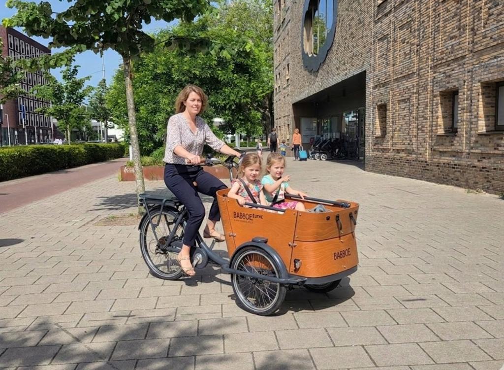 Showroommodel Babboe Curve Bakfiets - Zo goed als nieuw, 4 kinderen of meer, Info@babboe.nl, Ophalen of Verzenden, Zo goed als nieuw
