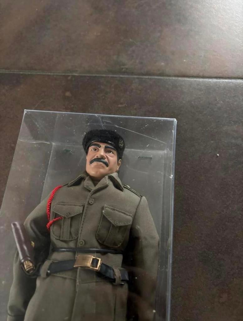 1/6 figuur Saddam Hoessein/Hussein - Most Wanted II, Ophalen of Verzenden, Zo goed als nieuw