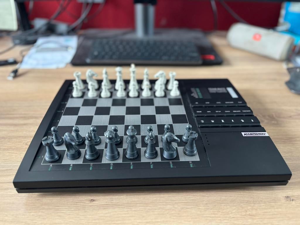 Saitek Kasparov team mate advanced trainer, Ophalen of Verzenden, Minder dan 500 stukjes, Zo goed als nieuw, Schaken