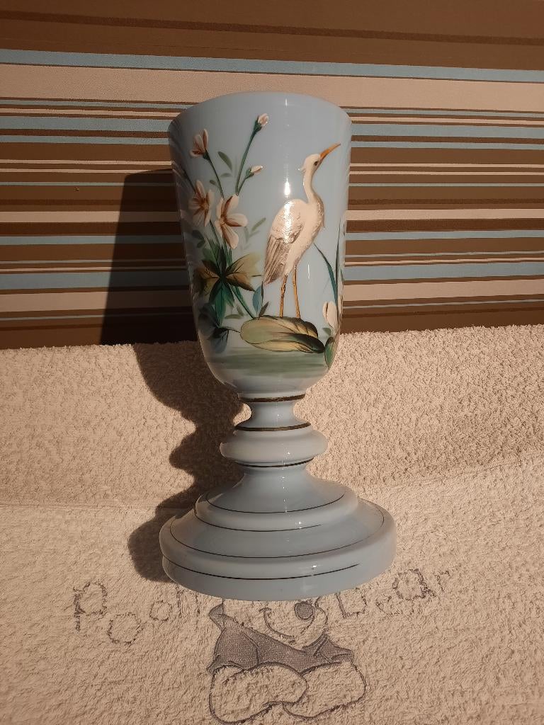 Aparte antieke opaline blauwe vaas met afb. van reiger, Ophalen of Verzenden