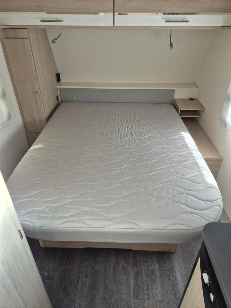 Caravanmatras queensbed 150x200x14 cm - Zo goed als nieuw, Ophalen, Zo goed als nieuw