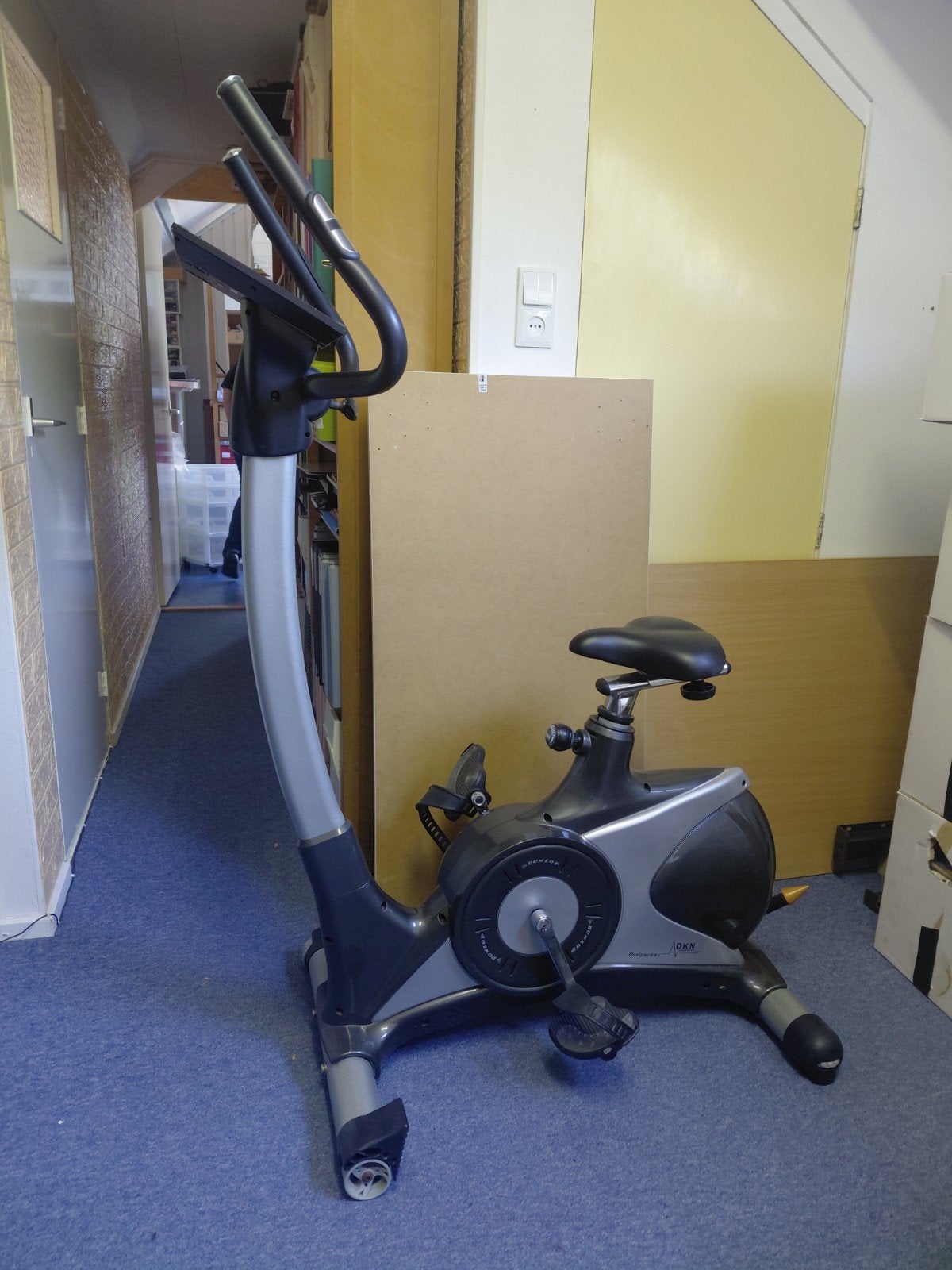 Hometrainer - Ideaal voor thuisworkouts, Sport en Fitness, Ophalen, Gebruikt, Metaal, Benen