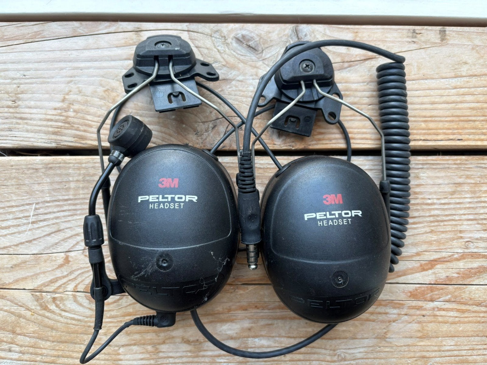 2x 3M Peltor Headset met PTT-module voor portofoons, Ophalen of Verzenden, Zo goed als nieuw, Toebehoren, Met broekklem