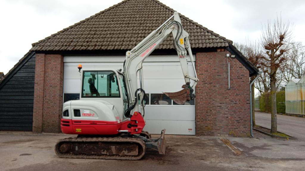 Midigraver takeuchi 250-2  1250 uur, Ophalen of Verzenden, Graafmachine