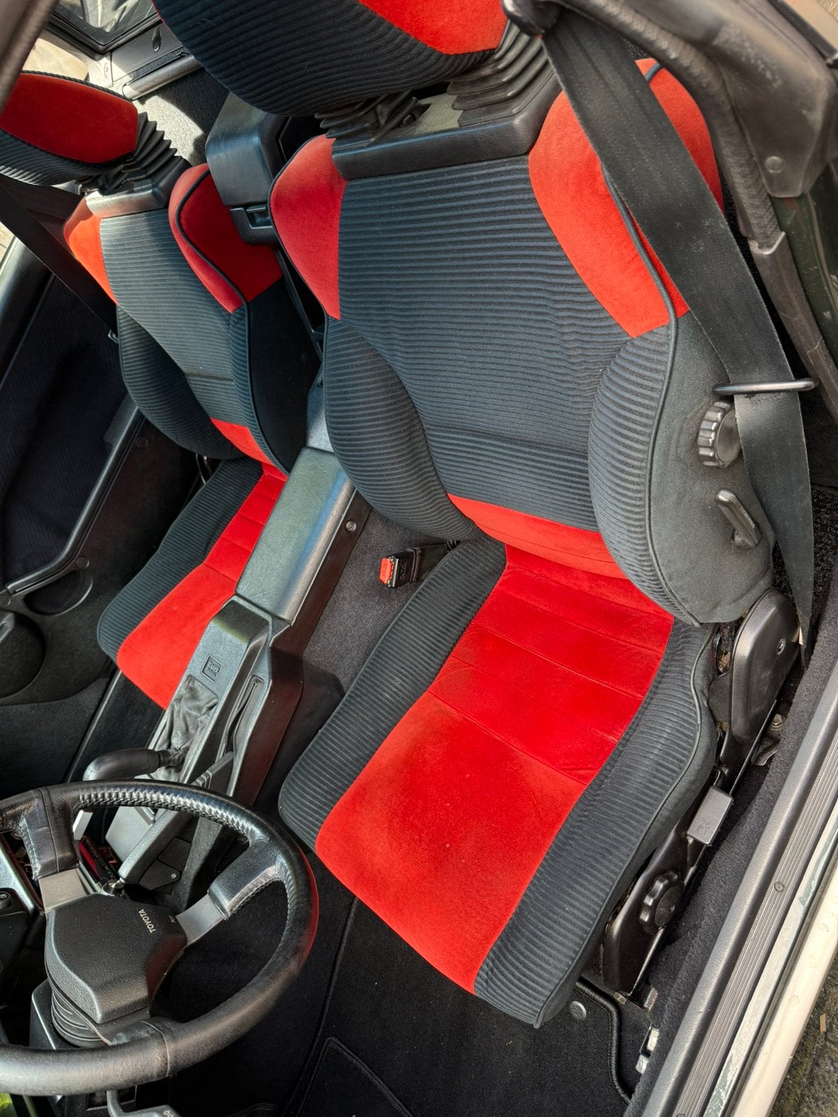 Stoelen MR2 aw11 rood/zwart Toyota 1985-1989, Auto-onderdelen, Interieur en Bekleding, Ophalen, Gebruikt, Toyota