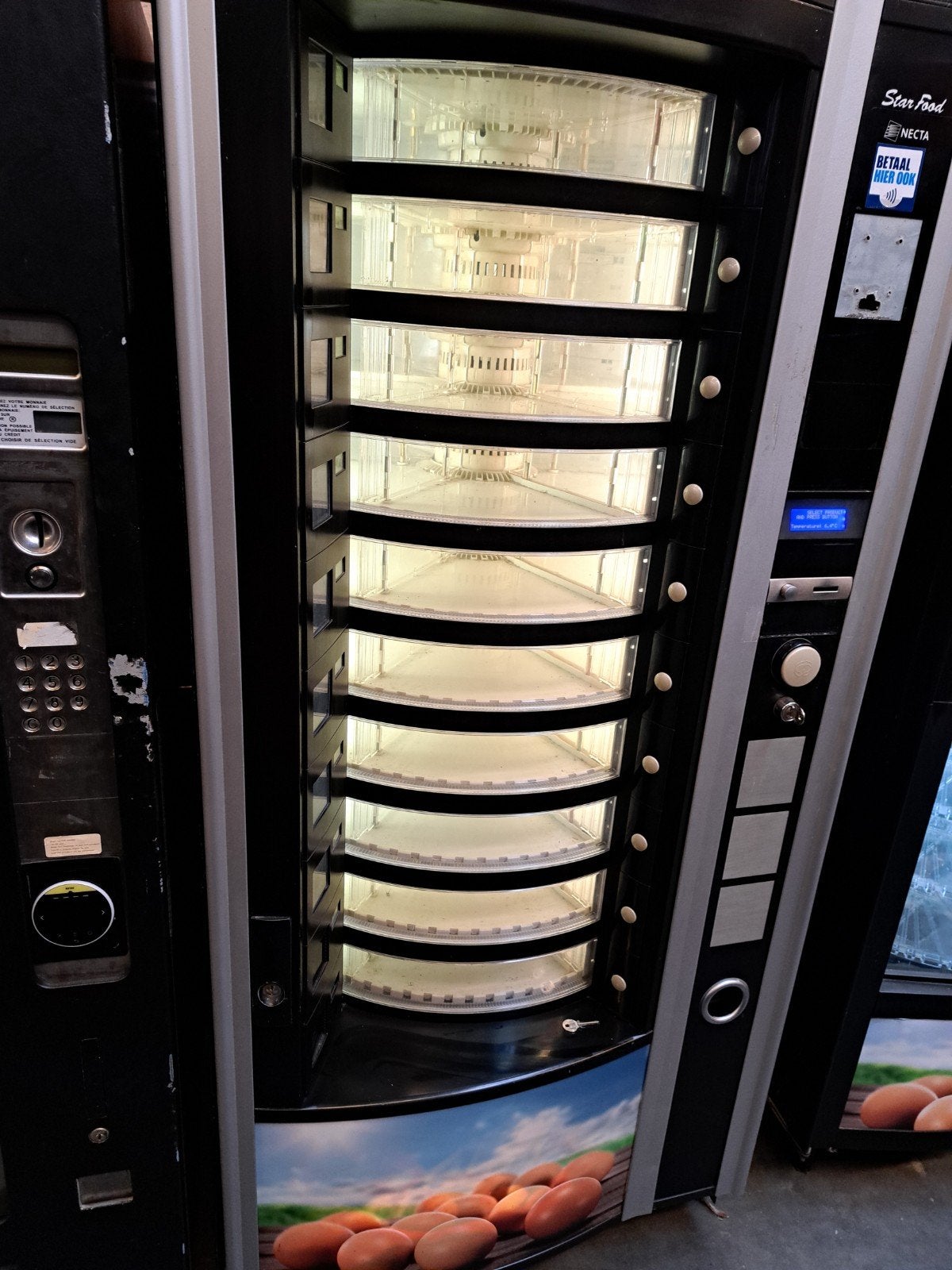 Kaas / eieren automaat gekoeld, Ophalen