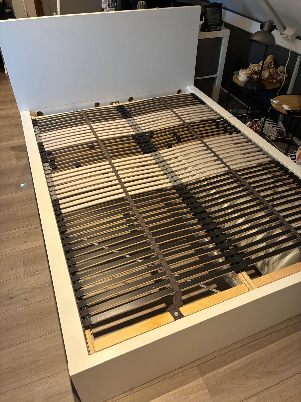 Bed 140x200, Ophalen, Zo goed als nieuw, Tweepersoons, 140 cm