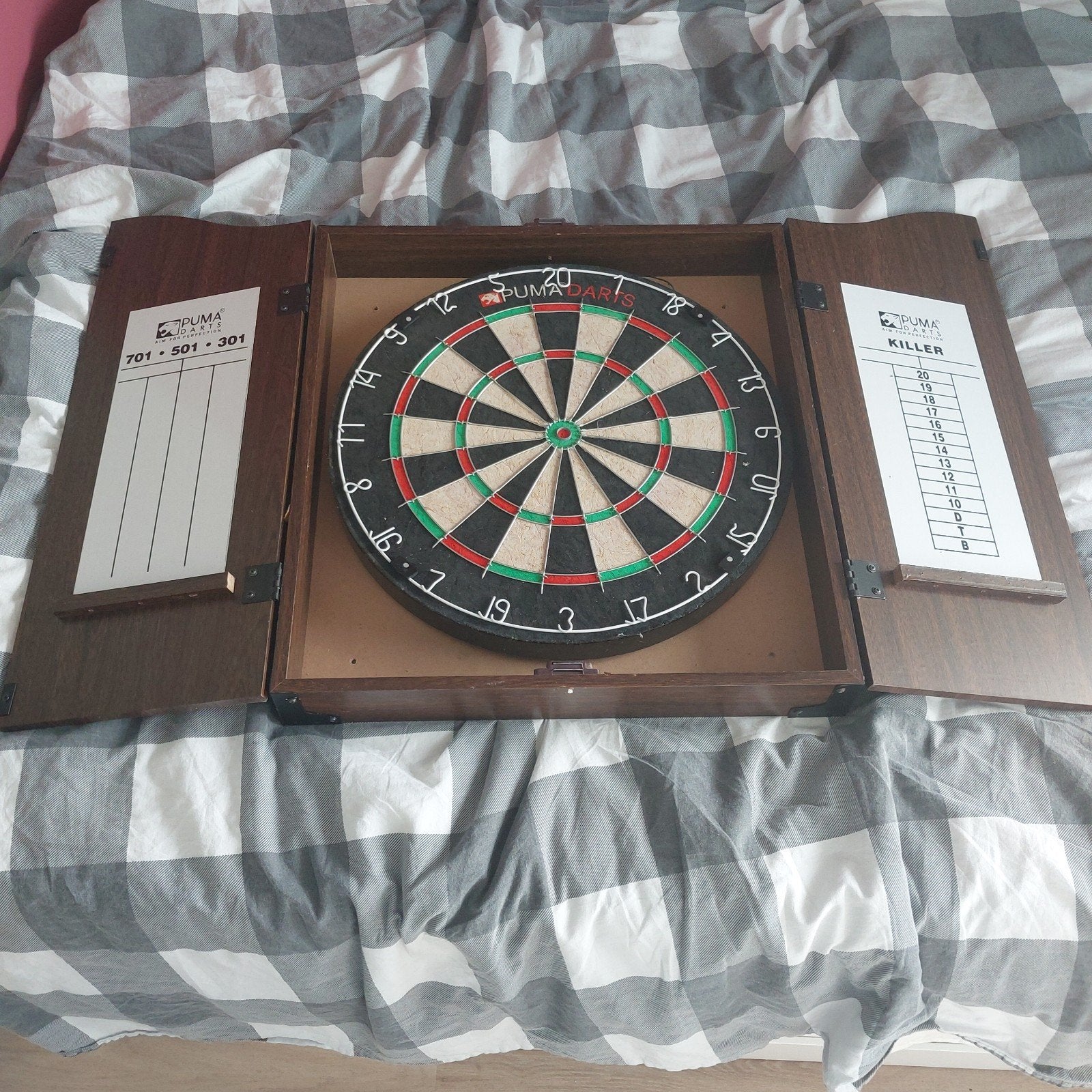 Puma Darts Dartbord met kast en pijlen, Sport en Fitness, Ophalen, Gebruikt, Dartbord met pijlen