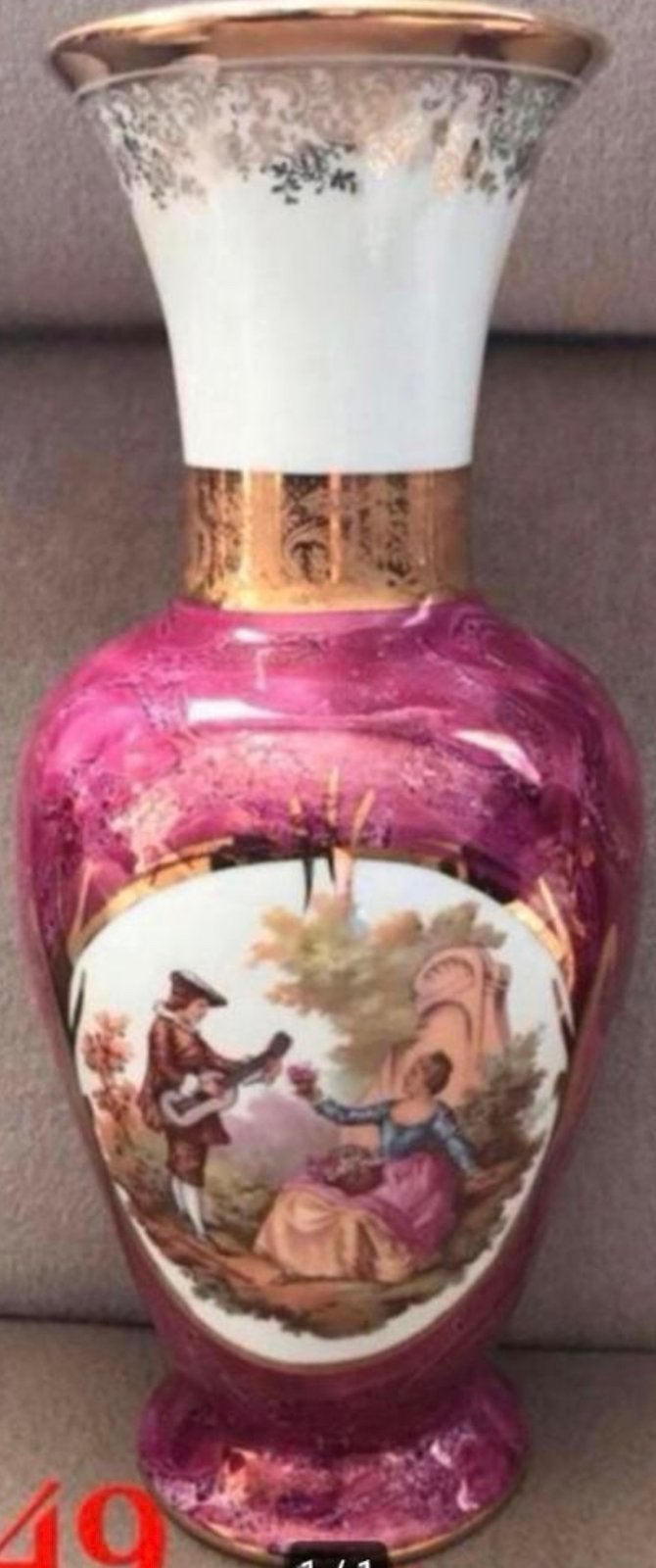 Limoges Vaas met Romantisch Tafereel - 31 cm, Ophalen, Zo goed als nieuw, Porselein