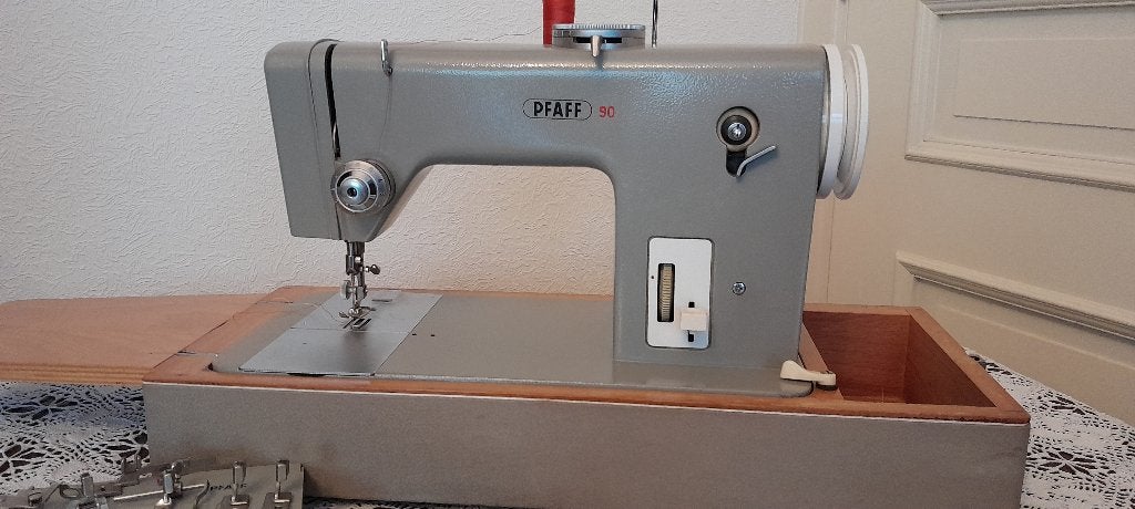 Pfaff 90 Naaimachine (ook vrij borduren), Ophalen, Naaimachine, Industrieel, Gebruikt