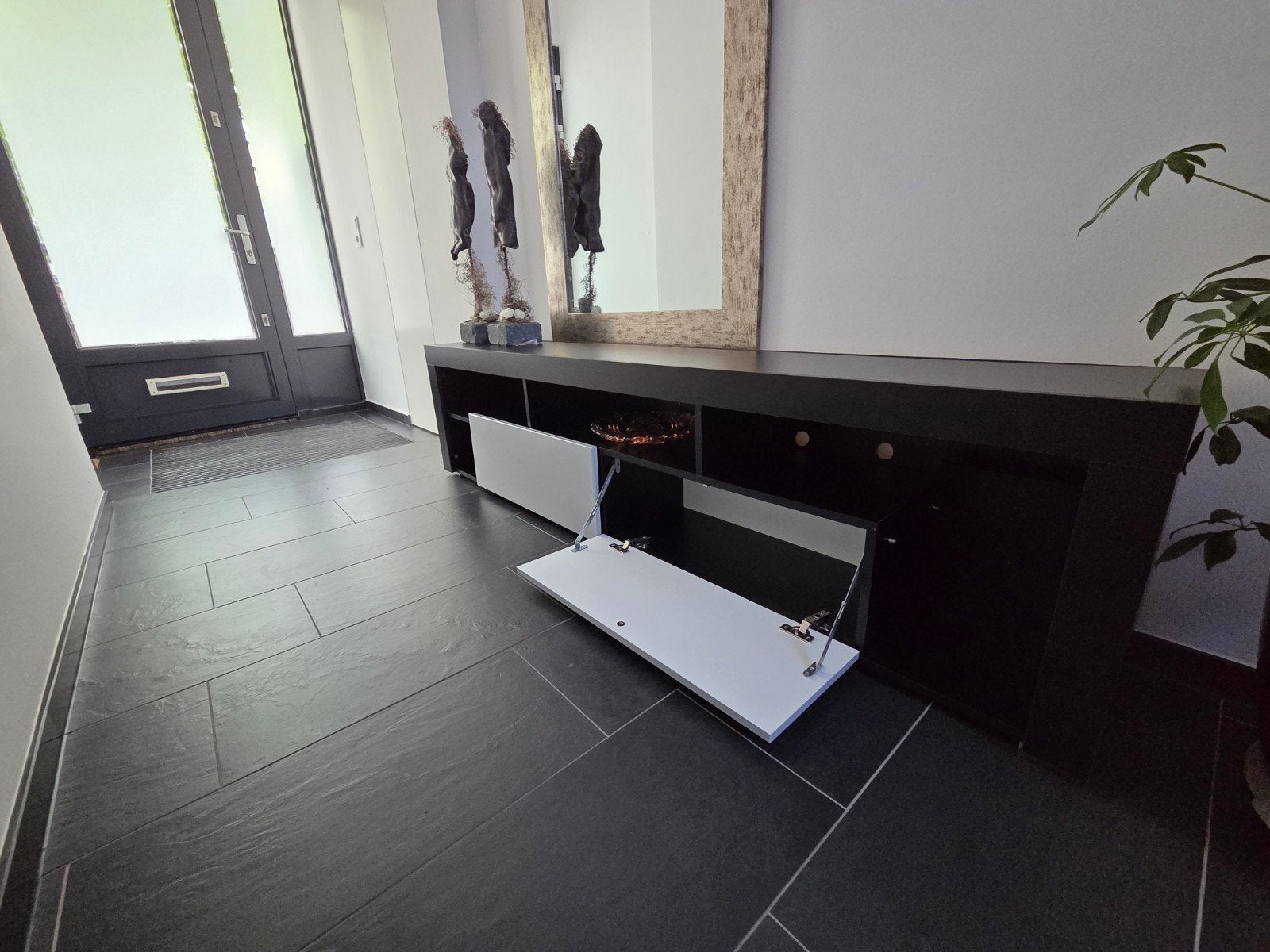 Zwart dressoir/tv-meubel met witte kleppen, Ophalen, Gebruikt, 200 cm of meer, Minder dan 100 cm