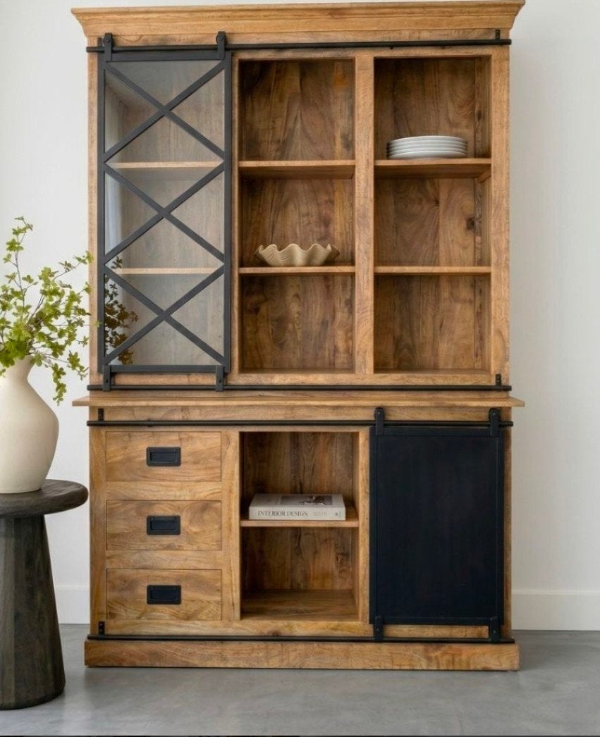 Robuuste mango houten kast met schuifdeuren en lades, Huis en Inrichting, Kasten | Boekenkasten, Ophalen, Zo goed als nieuw, Glas