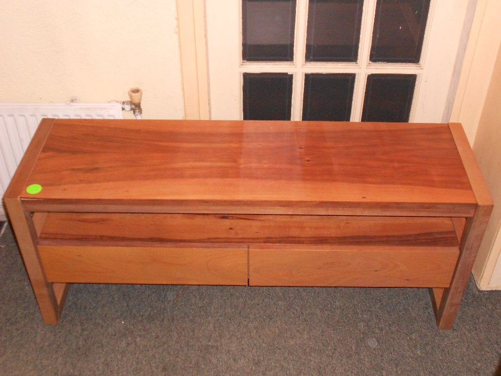 Massief houten tv meubel/ halbank met 2 laden, Ophalen, Gebruikt, 100 tot 150 cm, 1 of 2 laden