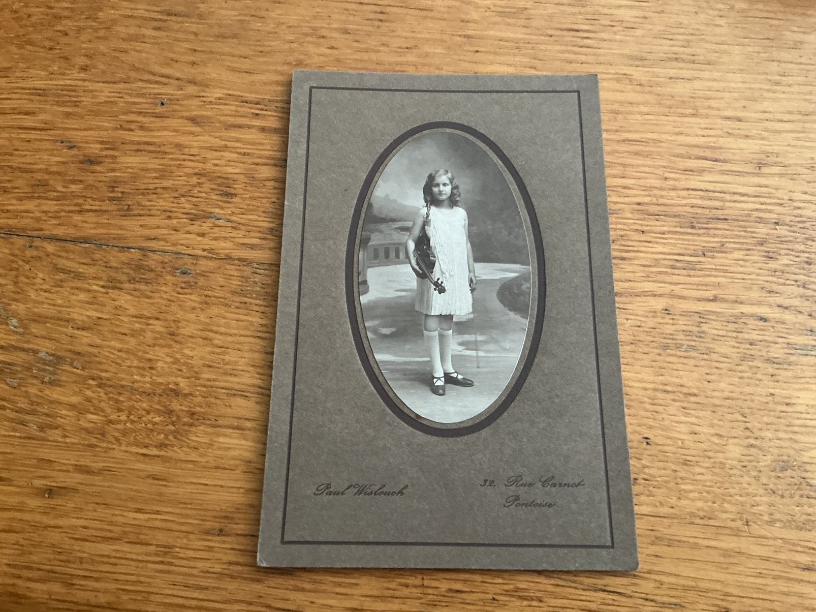 O334 meisje viool, Ophalen of Verzenden, Voor 1940, Kind
