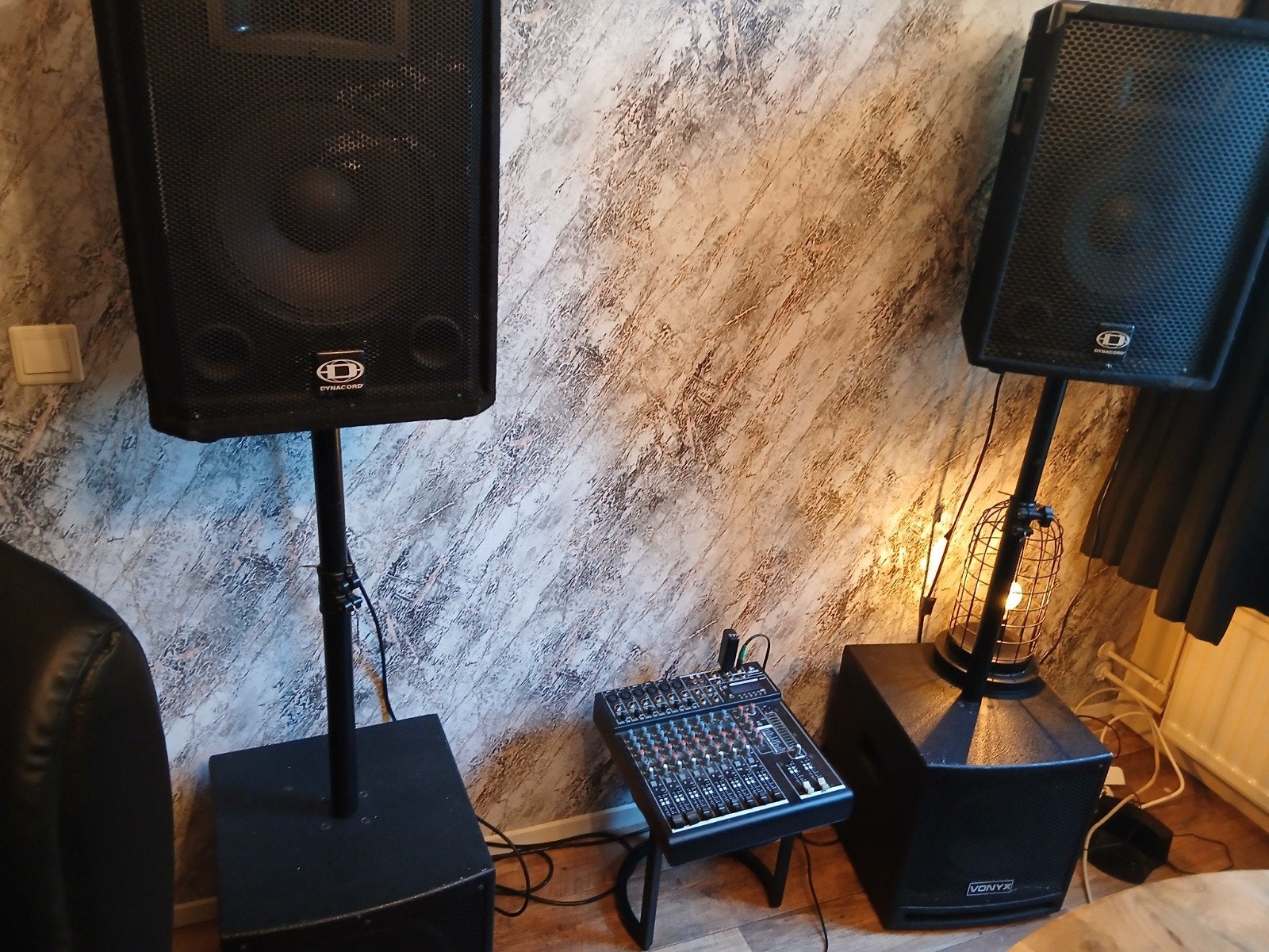 Complete geluidsinstallatie: Vonyx VX1000BT en Devine mixer, Ophalen of Verzenden, Gebruikt, 10 tot 20 kanalen, Microfooningang