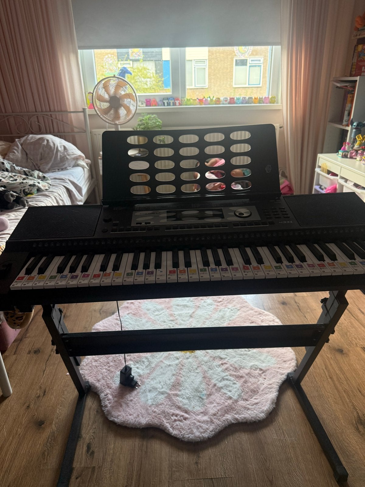 Medeli M331 Keyboard met standaard en handleiding, Muziek en Instrumenten, Keyboards, Ophalen, 61 toetsen, Zo goed als nieuw, Medeli