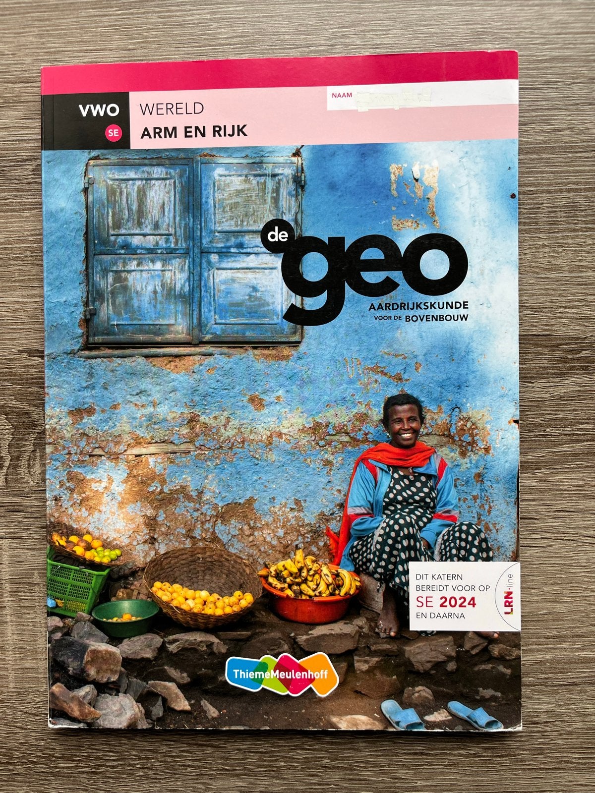 De Geo Aardrijkskunde VWO Wereld Arm en Rijk Thiememeulenhof, Boeken, Ophalen of Verzenden, Beta, Zo goed als nieuw