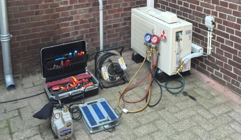 Gezocht: F-gassen monteur voor inbedrijfstelling split airco, Ophalen of Verzenden, Wandairco, 60 tot 100 m³, 3 snelheden of meer