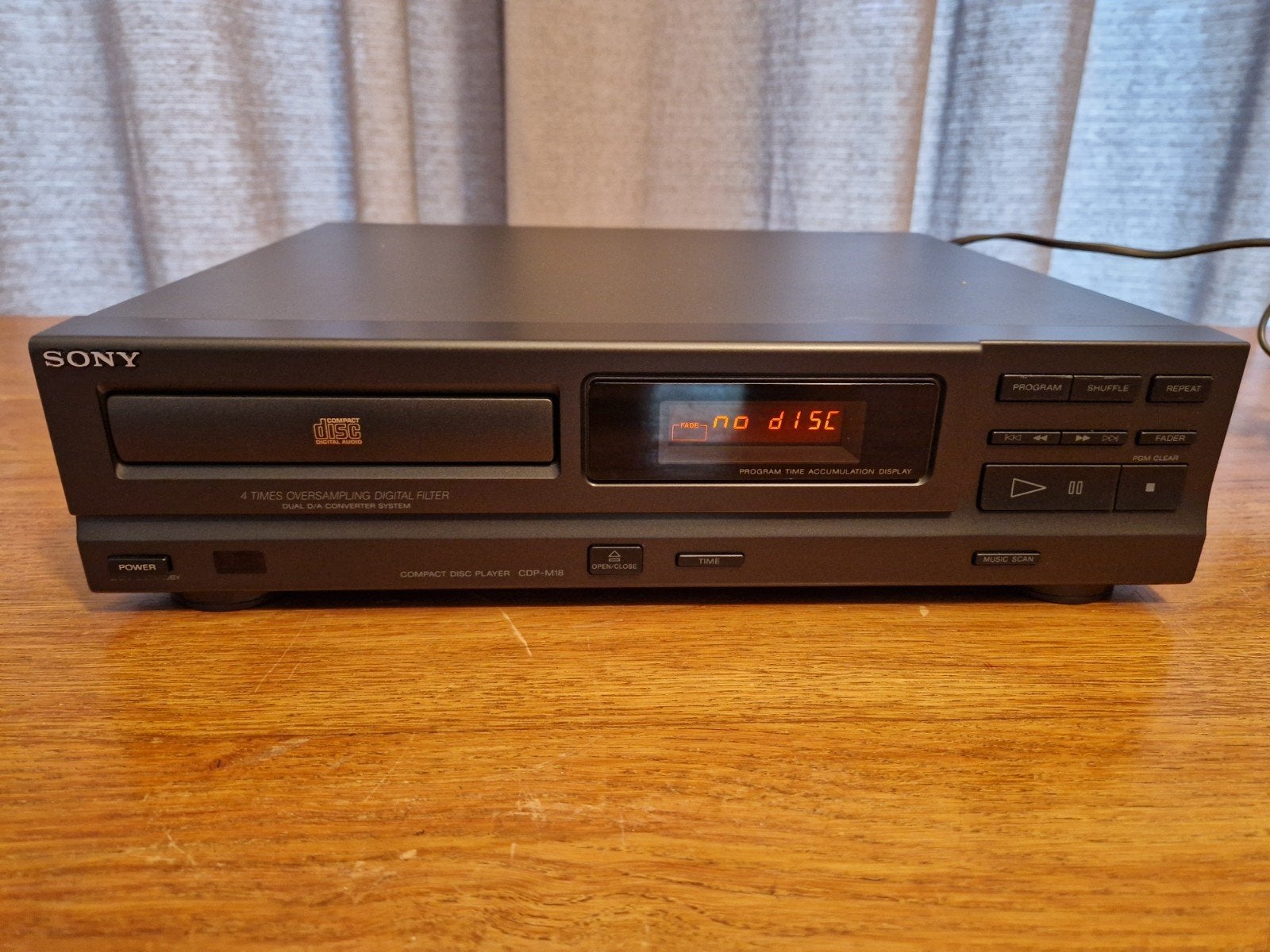 Sony CDP-M18 CD-SPELER, Sony, Ophalen of Verzenden, Zo goed als nieuw, Sony