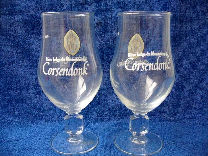 Corsendonk dubbeldruk bierbokaal op voet 2 stuks ongebruik, Verzamelen, Ophalen of Verzenden, Glas of Glazen, Overige merken