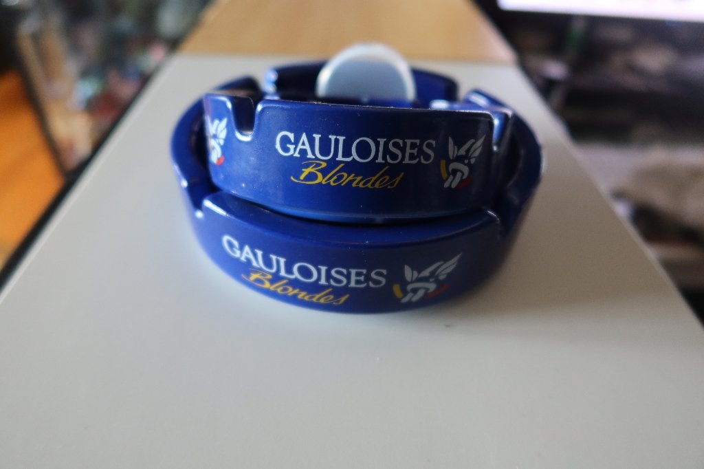 Setje Gauloise asbakken, 14,5 en 10cm, Ophalen of Verzenden, Sigarenbandjes