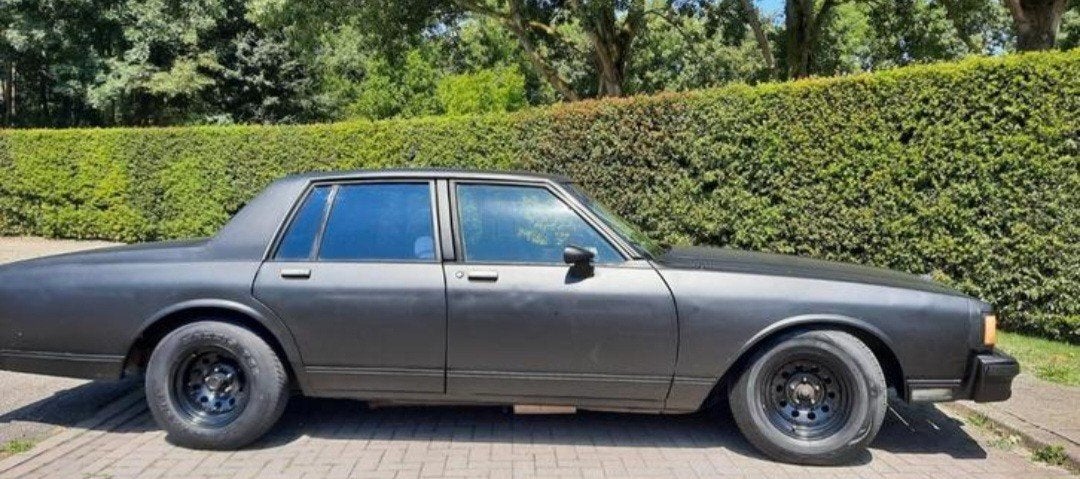 Chevrolet caprice classic 1984 Zwart, foto 2