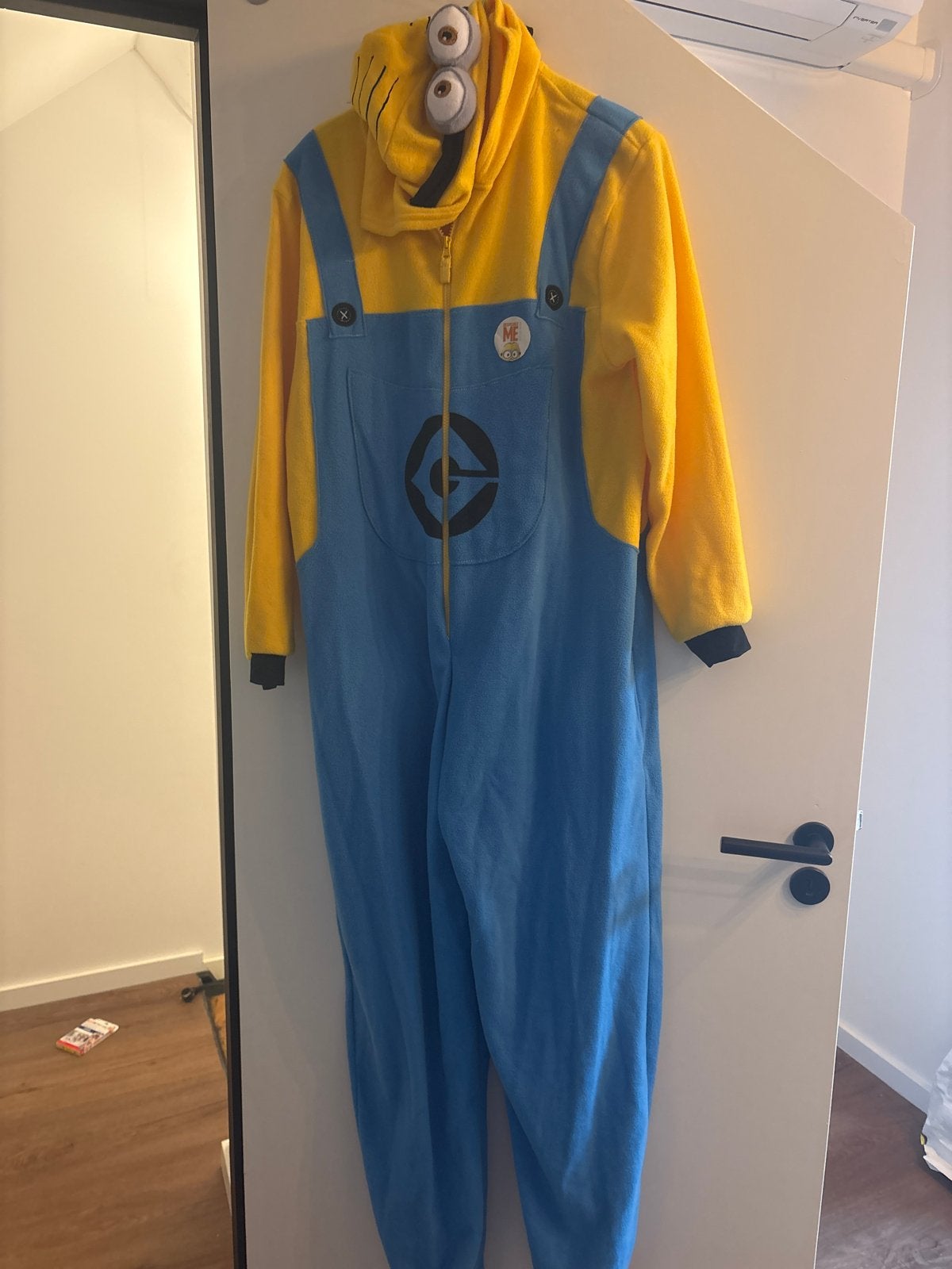 Minion Onesie - Comfortabele en leuke jumpsuit, Kinderen en Baby's, Ophalen of Verzenden, Gebruikt, 146 t/m 152, Jongen of Meisje