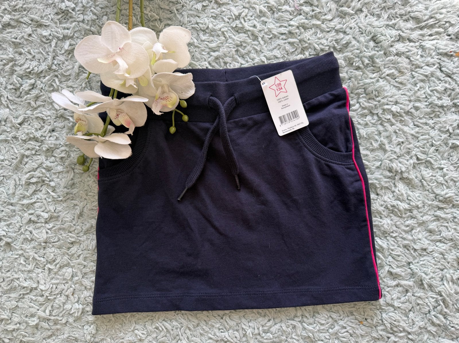NİEUW, marineblauwe rok met roze bies, maat 128-134, Ophalen of Verzenden, Nieuw, Meisje, Jurk of Rok