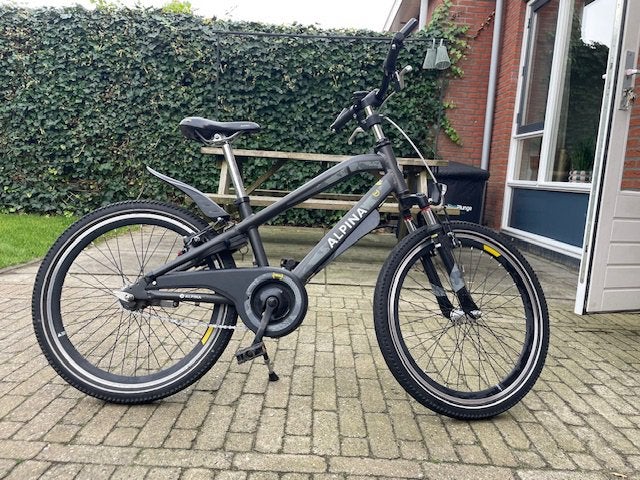 Alpina trial 22 inch, Ophalen, Zo goed als nieuw, Velgrem, 22 inch