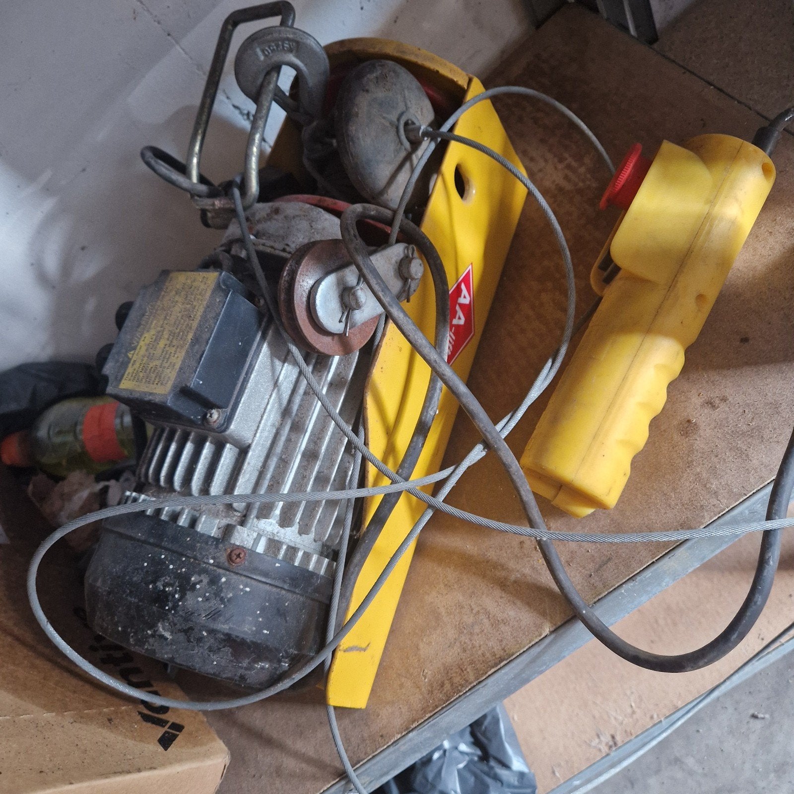 Elektrische lier AA-lift 200/400kg, Ophalen, Gebruikt, Elektrisch