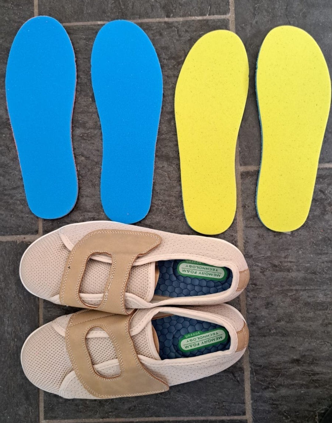 Brede schoenen voor opgezette / gezwollen voeten nieuw 39/40, Kleding | Dames, Beige, Nieuw, Ophalen of Verzenden, Sneakers of Gympen
