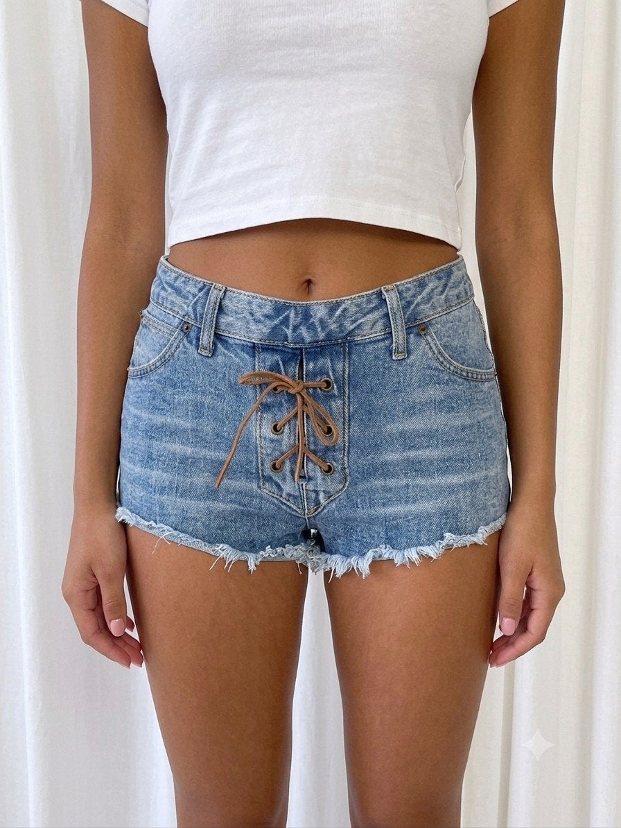 Lee Jeans Hotlace Denim Shorts - Maat L, Kleding | Dames, Kort, Blauw, Maat 42/44 (L), Ophalen of Verzenden
