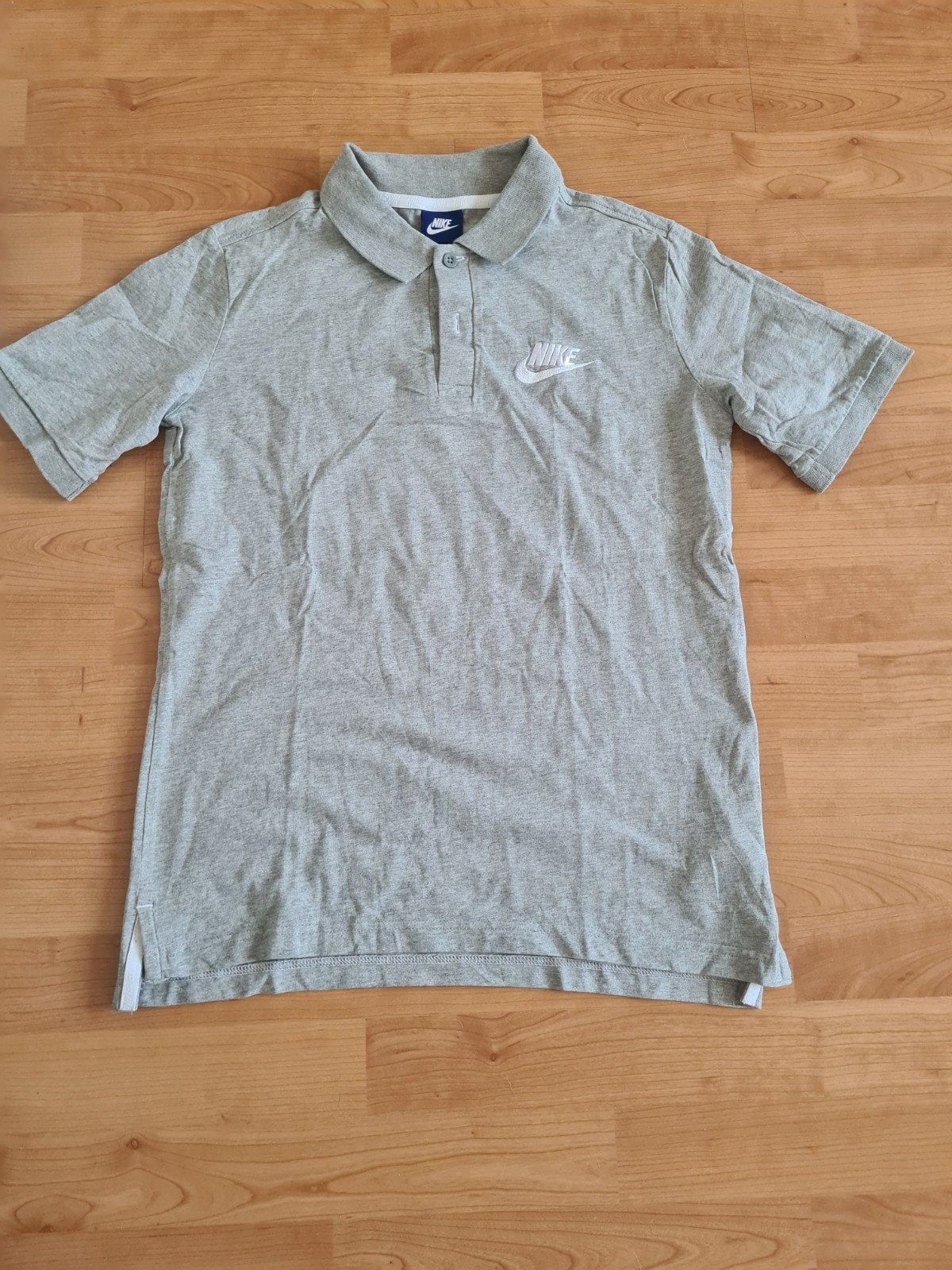 Nike Polo Shirt Grijs Maat 158/170, Ophalen of Verzenden, Jongen, Sport- of Zwemkleding